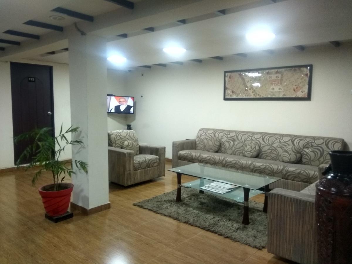 Hotel Royal Regency Bori  Екстериор снимка
