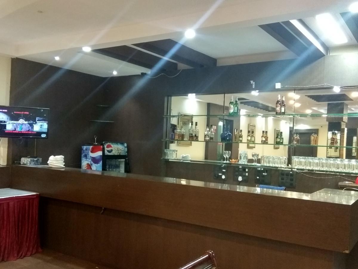Hotel Royal Regency Bori  Екстериор снимка