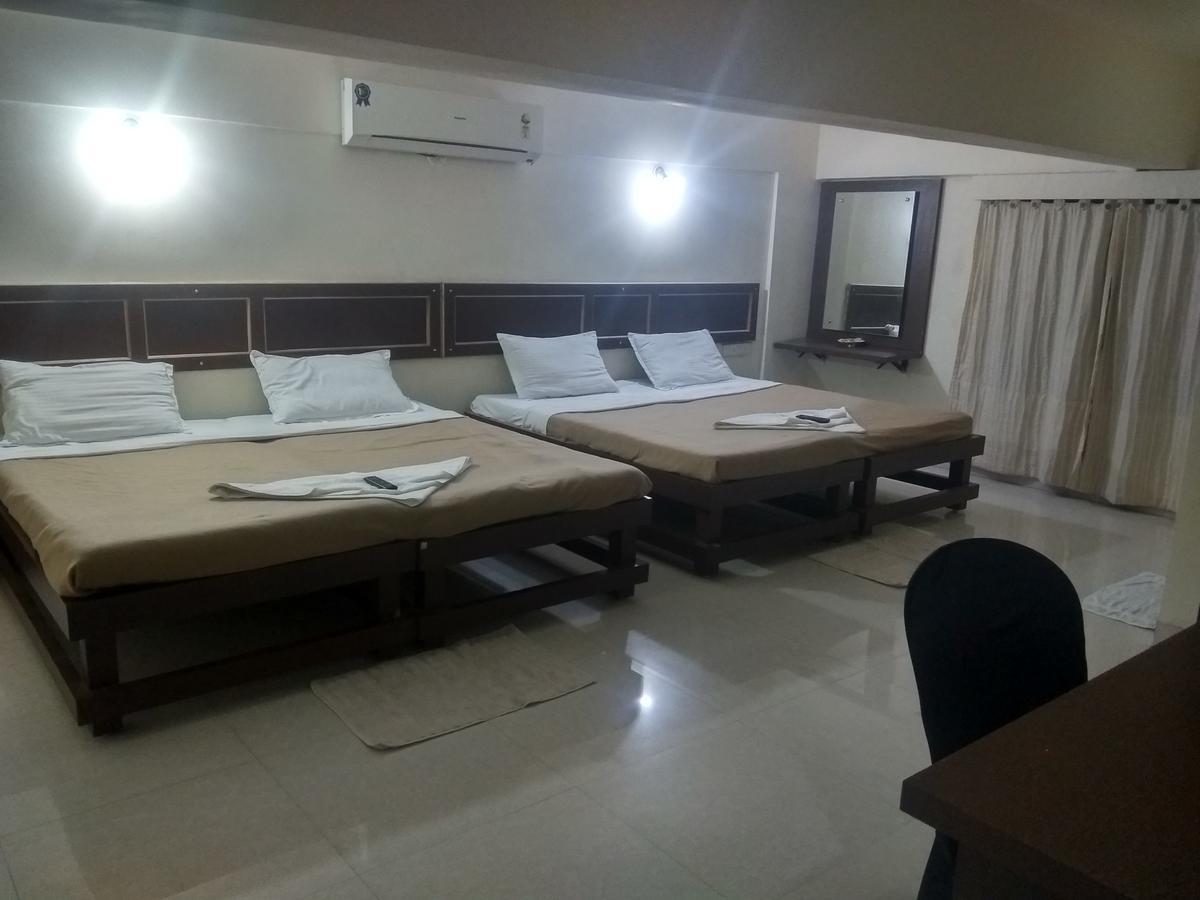 Hotel Royal Regency Bori  Екстериор снимка