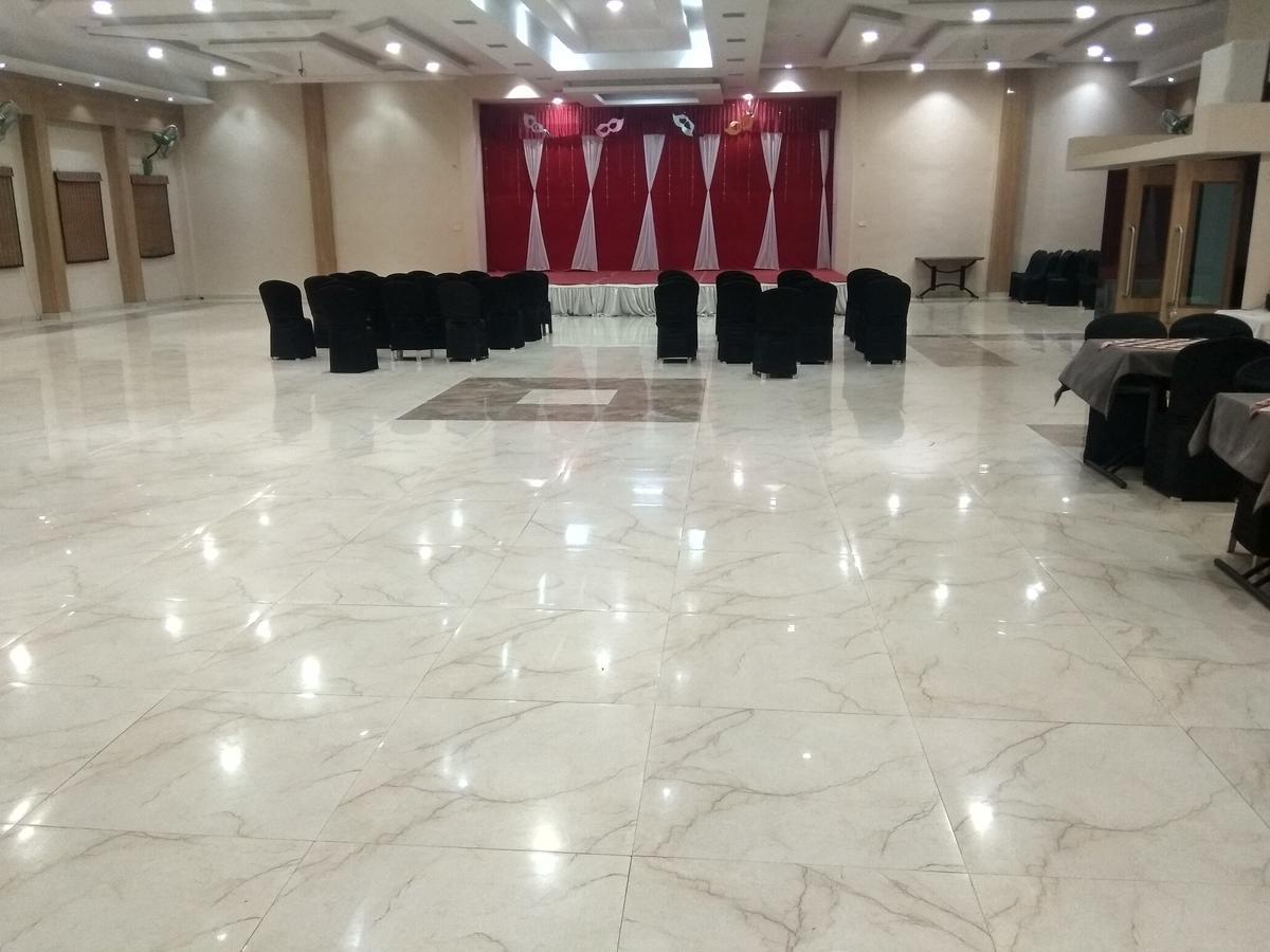 Hotel Royal Regency Bori  Екстериор снимка