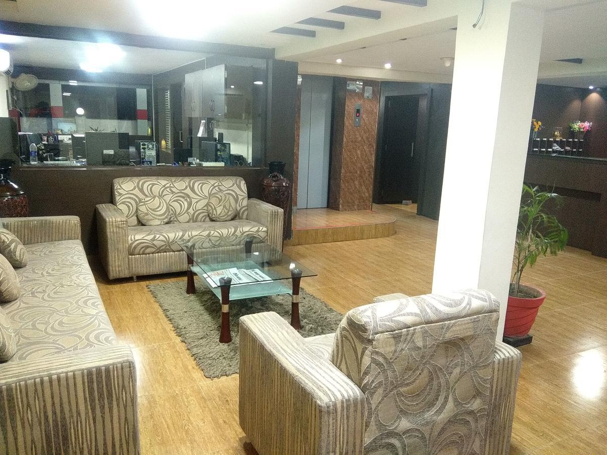 Hotel Royal Regency Bori  Екстериор снимка