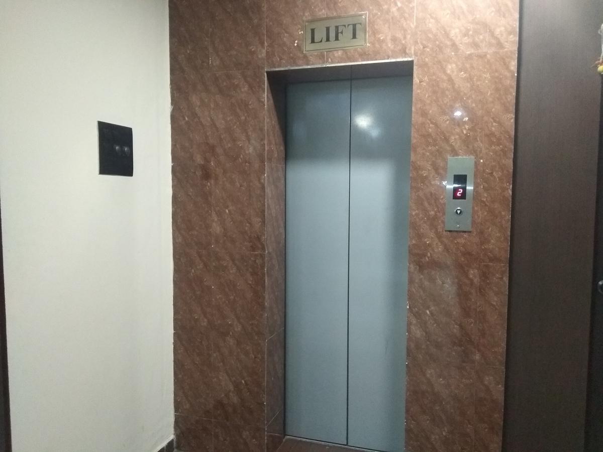 Hotel Royal Regency Bori  Екстериор снимка
