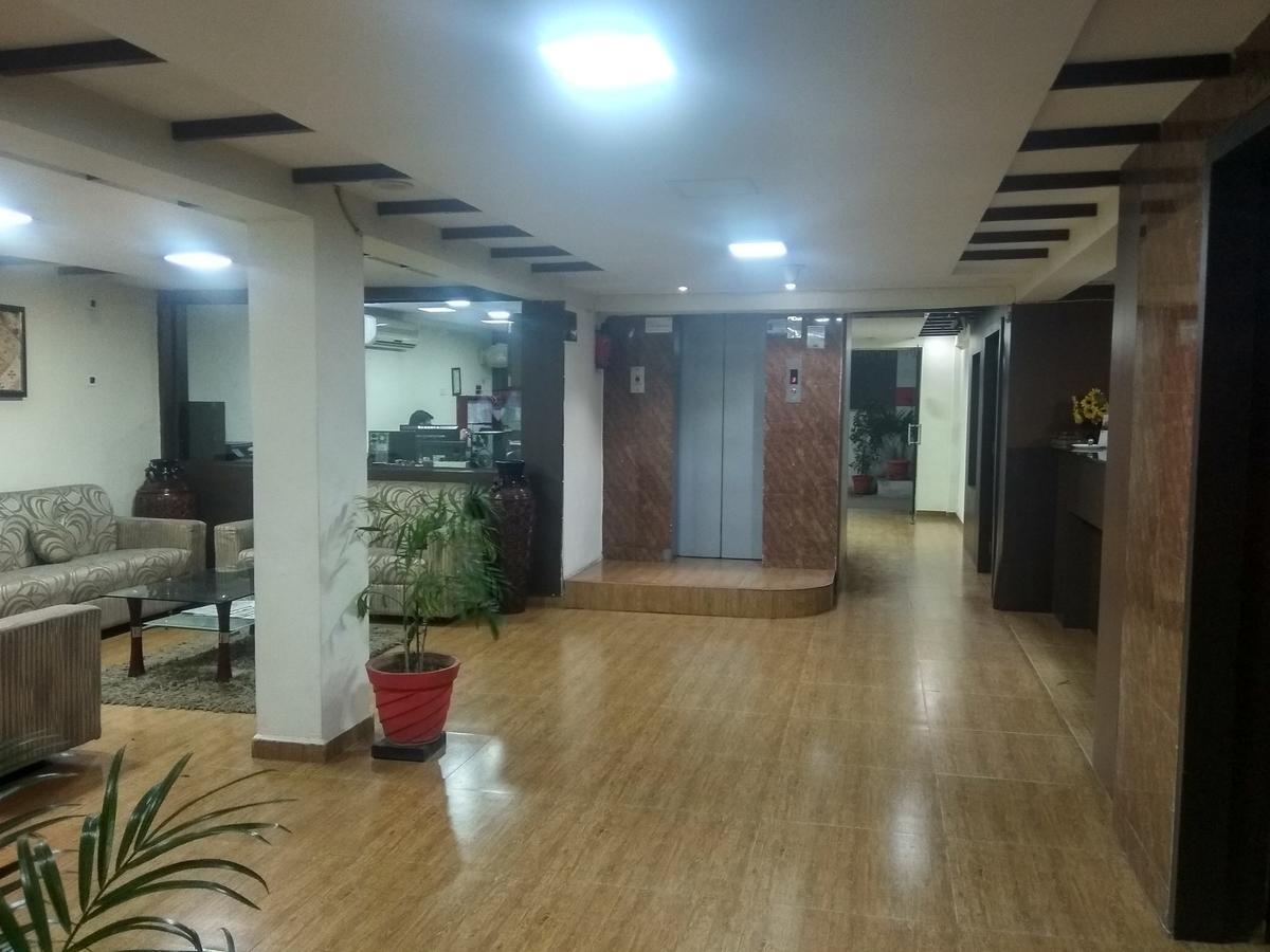 Hotel Royal Regency Bori  Екстериор снимка