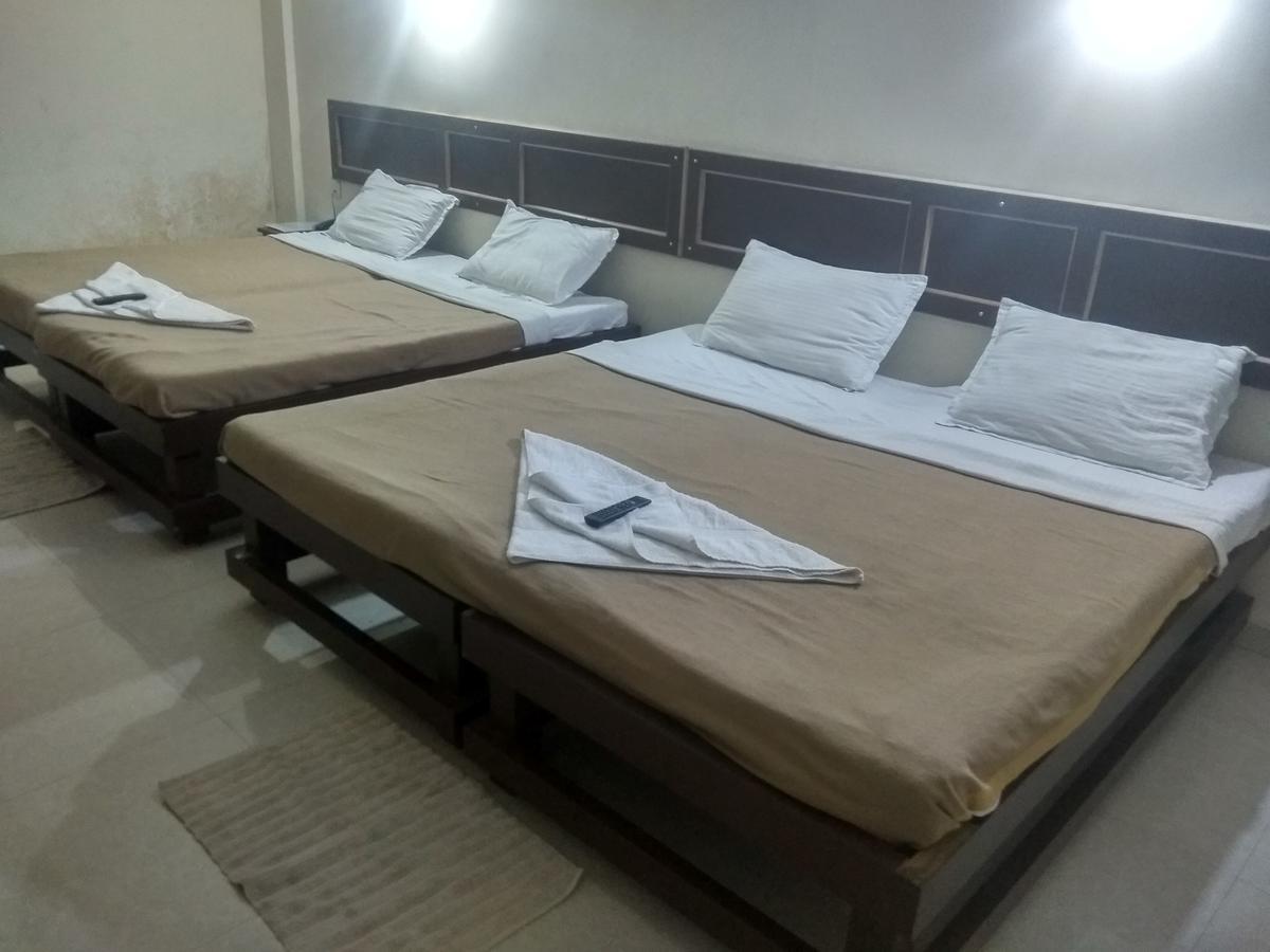 Hotel Royal Regency Bori  Екстериор снимка
