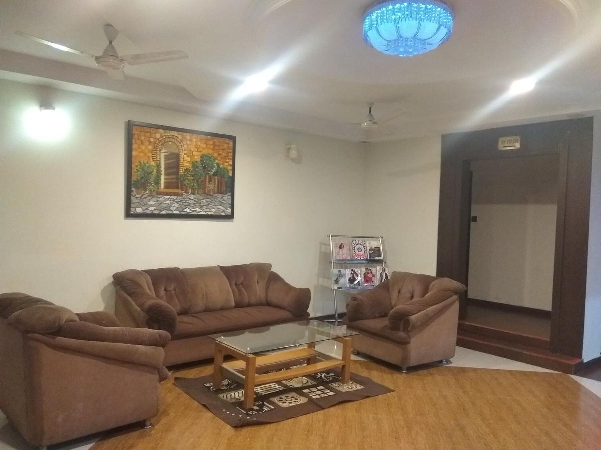 Hotel Royal Regency Bori  Екстериор снимка